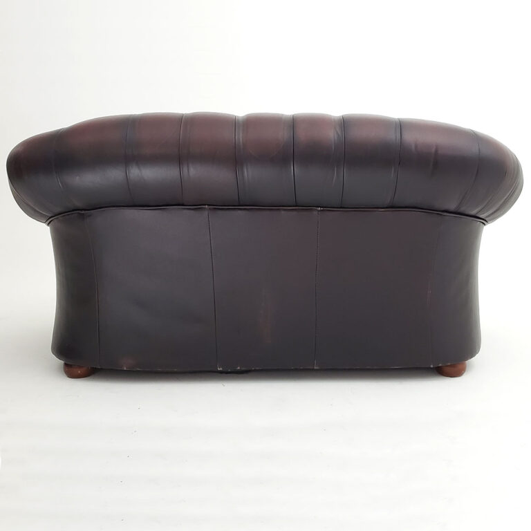 小道具：チェスターフィールドソファ・２人掛け